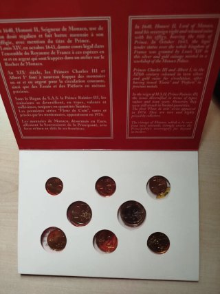 Estuche de Mónaco del año 2002, 8 monedas