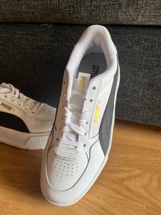 Zapatillas deportivas Puma blancas y negras altas