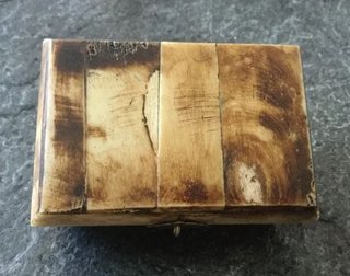 Joyero pequeño madera tallada. Nuevo.