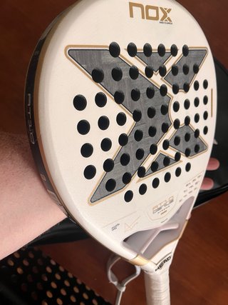 Pala Padel Nox AT10 12K Alum 2026
