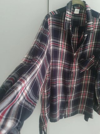 Camisa y top rojo