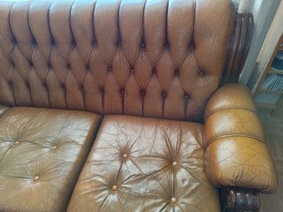 Sofá Chesterfield Polipiel y Madera Maciza