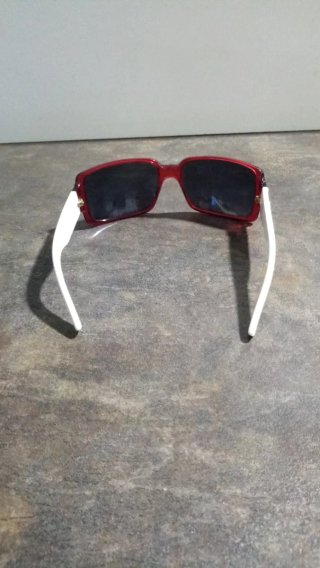 Gafas de sol Gucci rojas y blancas