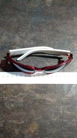 Gafas de sol Gucci rojas y blancas