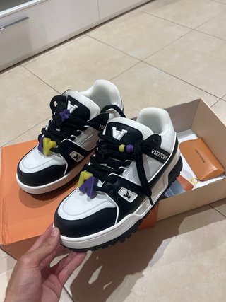 Zapatillas Louis Vuitton Negras y Blancas