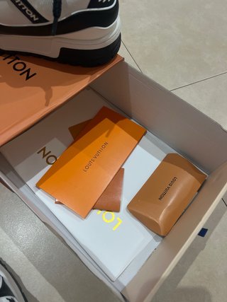 Zapatillas Louis Vuitton Negras y Blancas