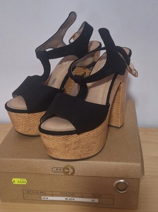 Zapatos de tacón negros
