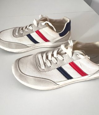 Zapatillas deportivas  rayas T43 Talla como 42