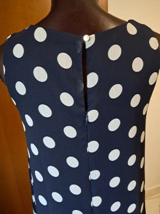 Abito a pois blu e bianco