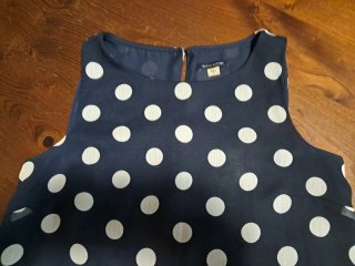Abito a pois blu e bianco