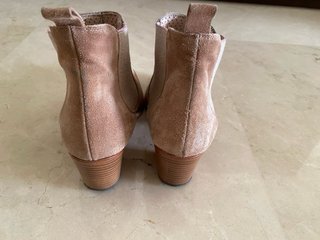 Botines Pertini ante beige