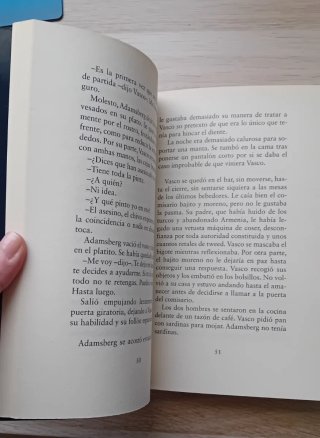 Fluye el Sena. Tres casos del comisario Adamsberg