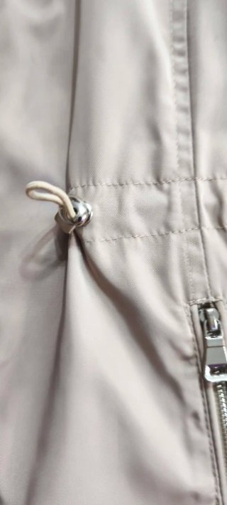 Parka ligera beige.Corte inglés .Talla S