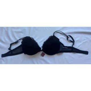 Conjunto sujetador y tanga encaje negro
