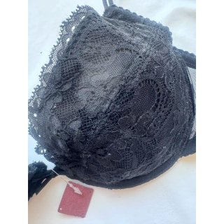 Conjunto sujetador y tanga encaje negro