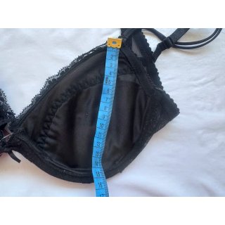 Conjunto sujetador y tanga encaje negro