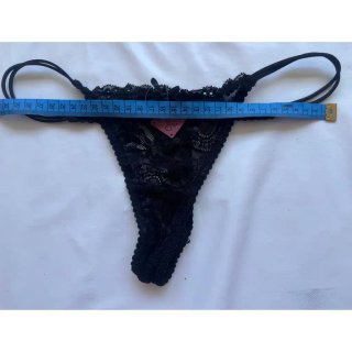 Conjunto sujetador y tanga encaje negro