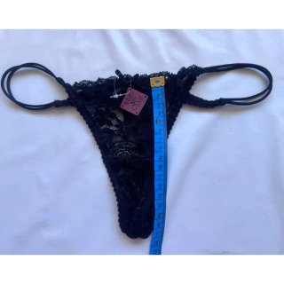 Conjunto sujetador y tanga encaje negro