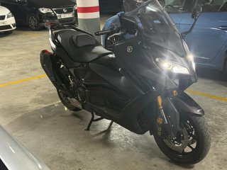 Yamaha Tmax Tech Max 2024 Negra