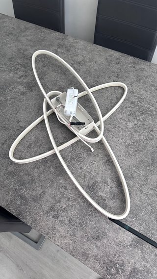 Lámpara LED moderna