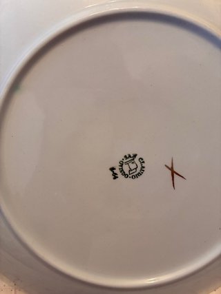 14 Platos, 2 Ensaladeras y 1 Salsera Porcelana