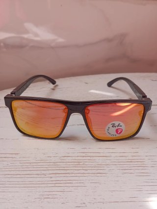 Gafas de sol negras con cristales polarizados