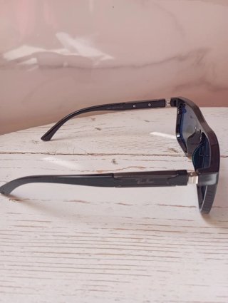 Gafas de sol negras con cristales polarizados