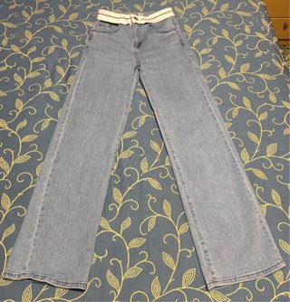 Pantalón vaquero ancho mujer.