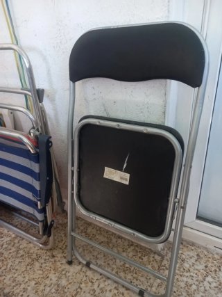 Silla Plegable Negra y Plateada