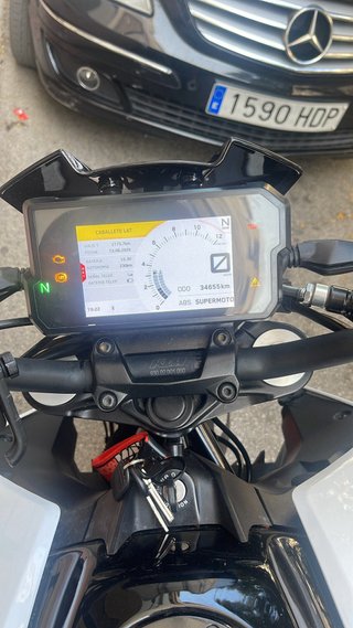 KTM Duke Naranja y Blanca