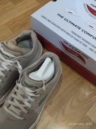 Zapatillas Skechers Arch Fit Talla 41 Beige
