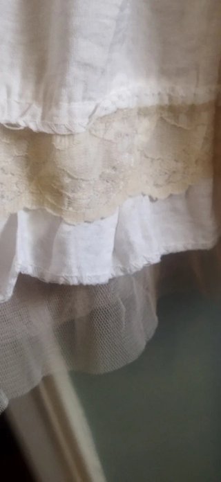 Falda larga vuelo beige y blanca