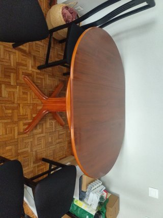 Mesa de comedor redonda con 4 sillas