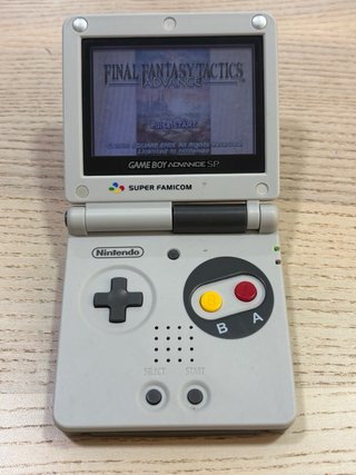 Game Boy Advance SP + 4 juegos