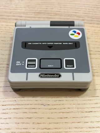Game Boy Advance SP + 4 juegos