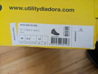Botas de seguridad Diadora negras y amarillas