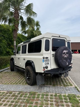 Land Rover Defender 2010