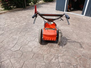 Desbrozadora Husqvarna DBY51 con ruedas