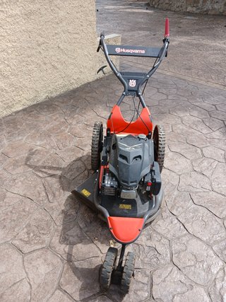 Desbrozadora Husqvarna DBY51 con ruedas