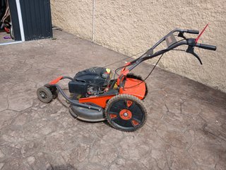 Desbrozadora Husqvarna DBY51 con ruedas