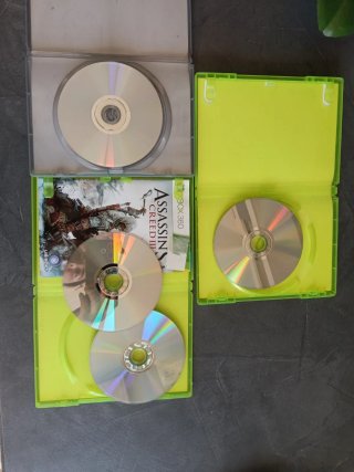 Lotto 3 giochi Xbox 360: FIFA 08, GTA IV, Ac 3