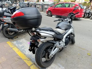 Suzuki GSR 600 Negra/Plata
