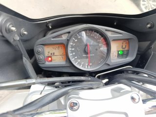 Suzuki GSR 600 Negra/Plata