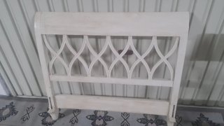 Cabecero de cama blanco estilo clásico