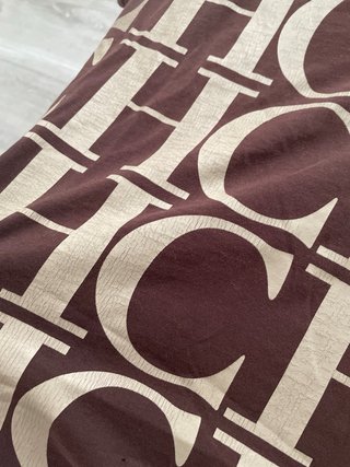 Camiseta CH Estampada Marrón y Beige