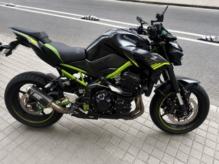 Kawasaki Z900 Negra y Verde