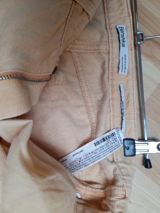 Bershka Shorts Naranja Pastel Tiro Alto Rotos