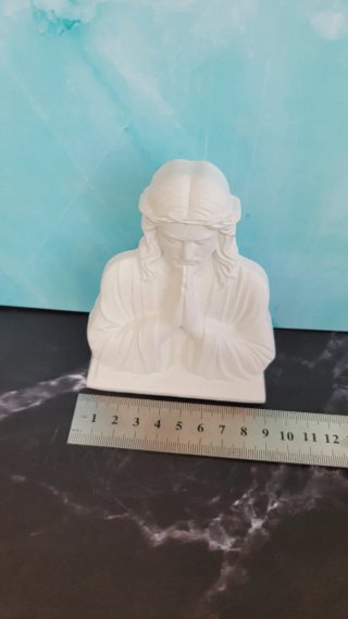 Figura de Jesucristo rezando