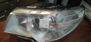 Farol D/Esquerdo Skoda Superb 2008-2013