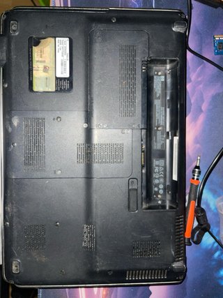 HP Pavilion dv6 - Funciona (sin RAM ni cargador)